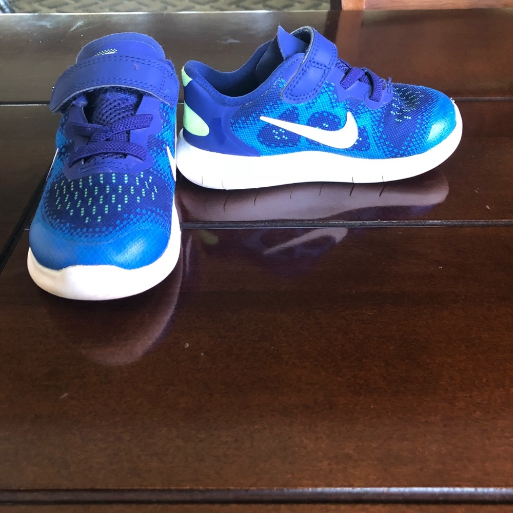 Nike free kids shoes